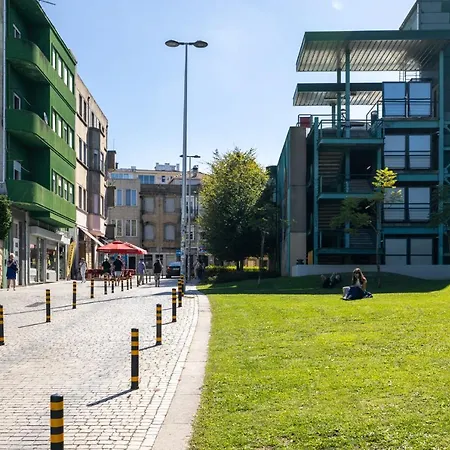 Apartment Downtown 2 Minutes By Walk To Center And Metro-direct To Airpot T4 Porto